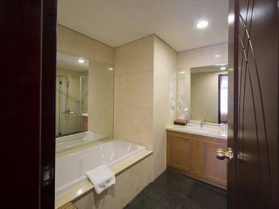 Cho thuê căn hộ Royal City, diện tích 115m2 tòa R1