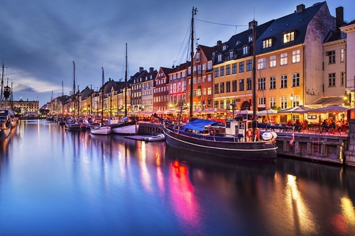 Copenhagen xinh đẹp với hệ thống sông hồ uốn quanh